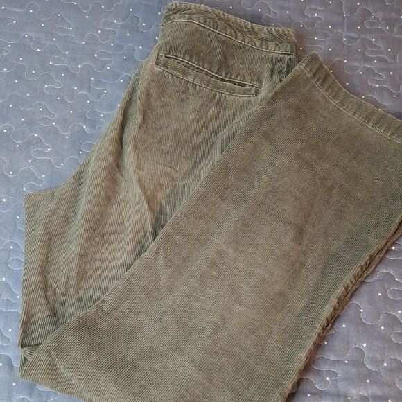 Old Navy Olive Corduroy Pants size 6 - Picture 1 of 5